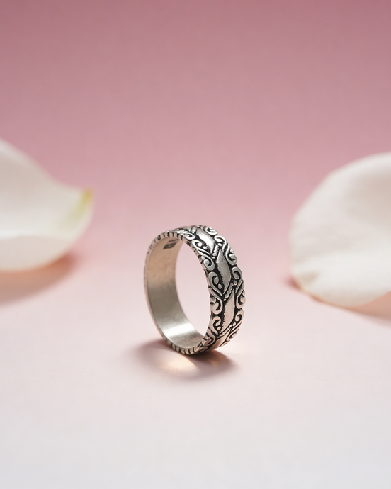 Siora Vintage Scroll Band