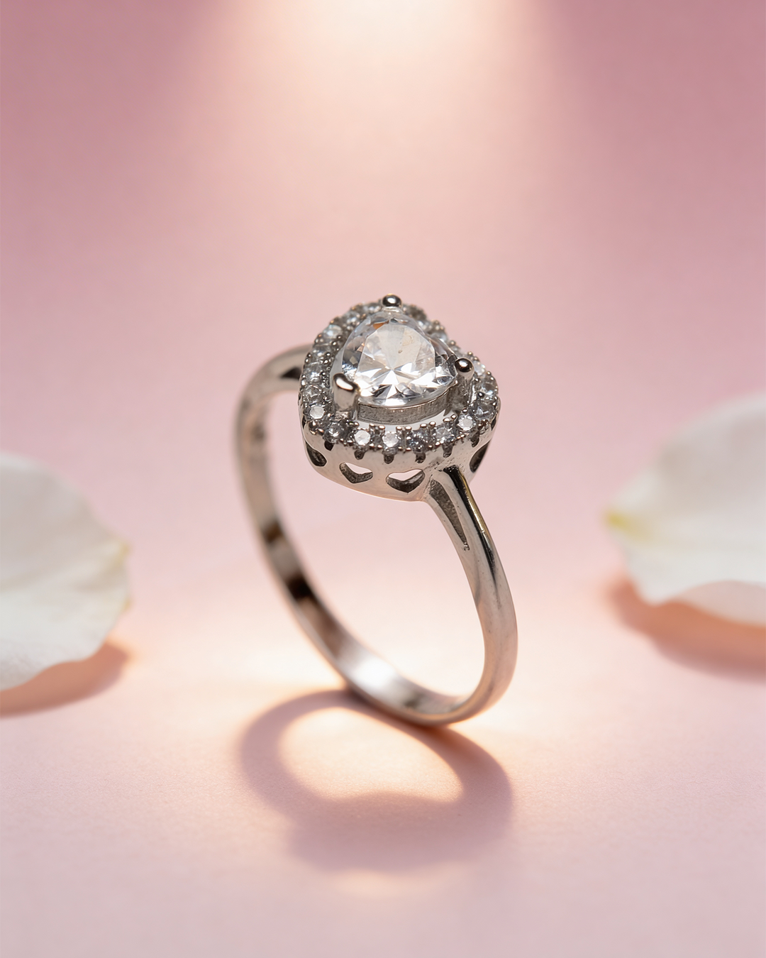 Siora Hearty Halo Ring