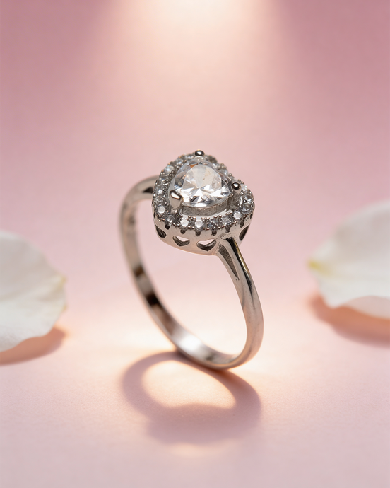 Siora Hearty Halo Ring