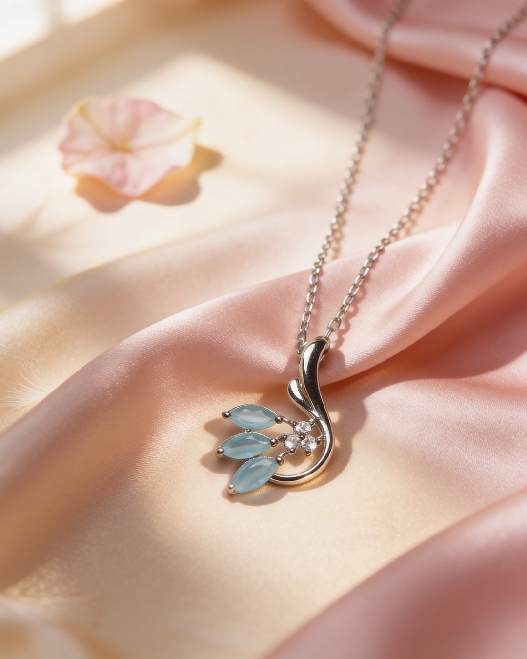 Siora Aqua Bloom Pendant Chain