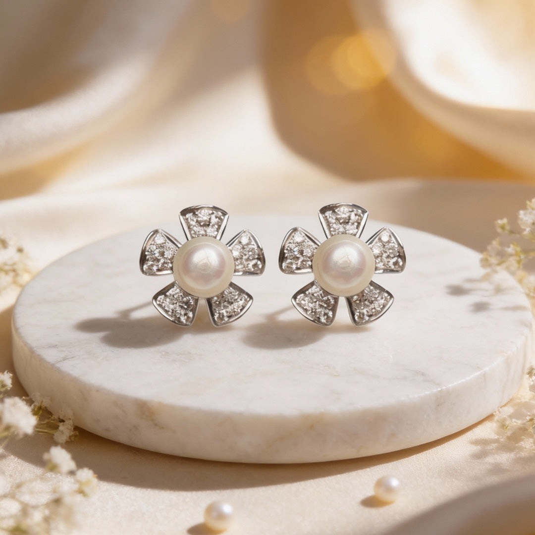 Luxe Pearl Étoile Diamond Stud Earrings
