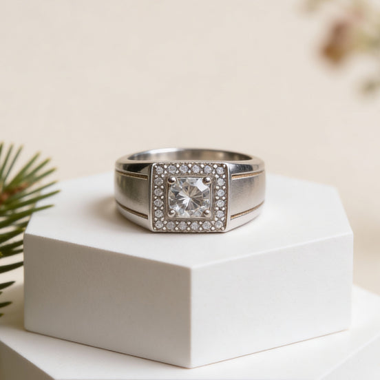 Siora Sovereign Square Ring