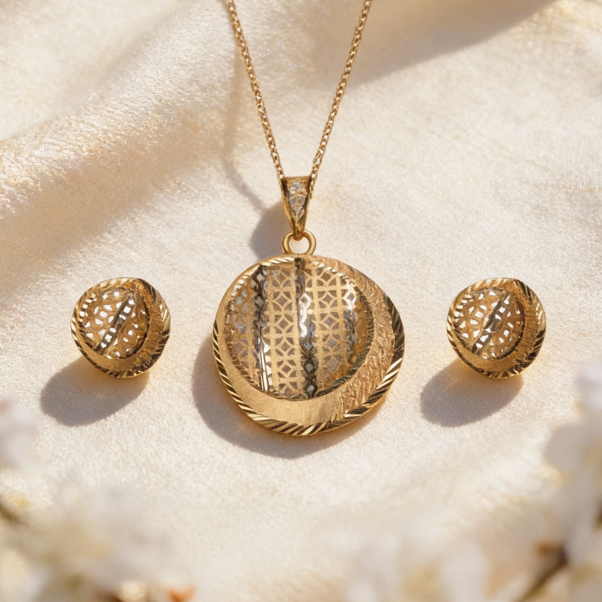 RSJ Noor Filigree Gold Pendant Set