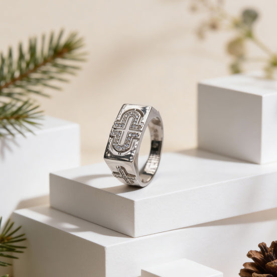 Siora Crossline Signature Ring