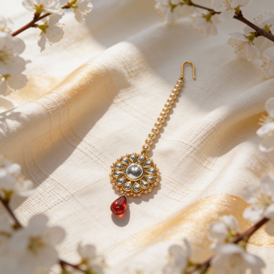 Surya Kundan Glow Gold Mang Tikka