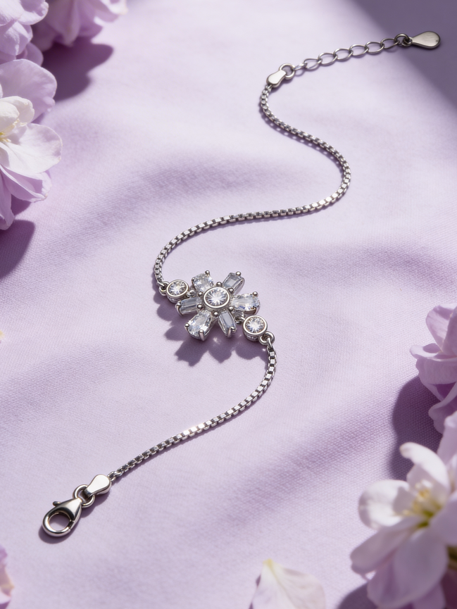 Siora Snowflake Sparkle Bracelet