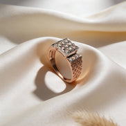 Luxe Elevé Diamond Ring