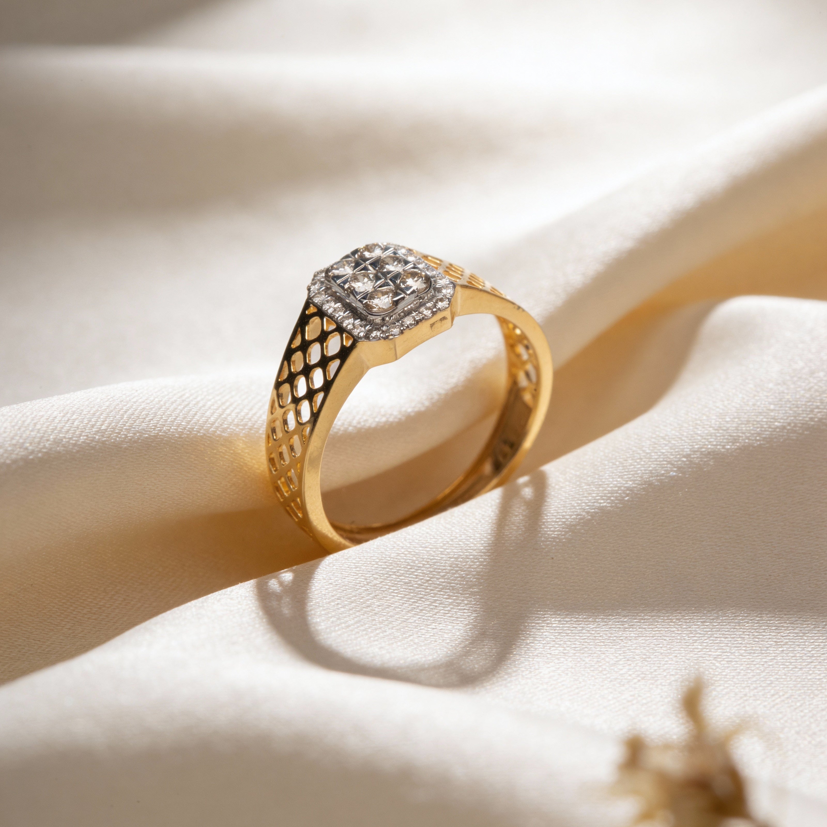 Bella Monarch Grid Diamond Ring