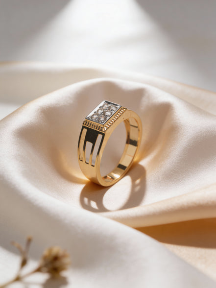 Bella Royale Crest Diamond Ring